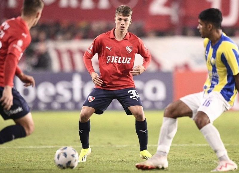 El juvenil que debutó con la camiseta del Rojo en el partido ante Juventud Unida de San Luis por la Copa Argentina es el más chico de todos los profesionales que militan en Primera.