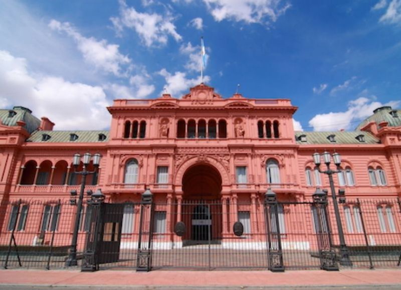 Los rumores recorren los pasillos de la Casa Rosada.