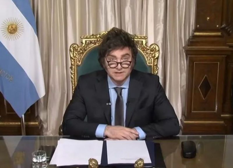 "El Estado presente se terminó" dijo Javier Milei en cadena nacional tras anunciar que han llegado a un superávit fiscal en el primer trimestre de su Gobierno.