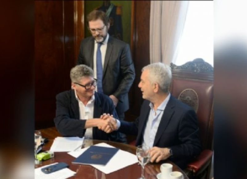 Se firmó un acuerdo que permitirá destinar parte del Fondo Educativo al Consejo Escolar para concretar obras de gas en establecimientos bonaerenses emplazados en la ciudad.