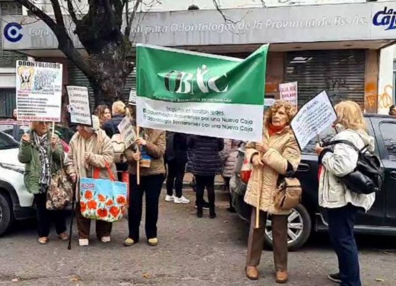 VIDEO | Investigan ataques contra la Caja de Odontólogos bonaerense y crece la polémica por los daños al edificio