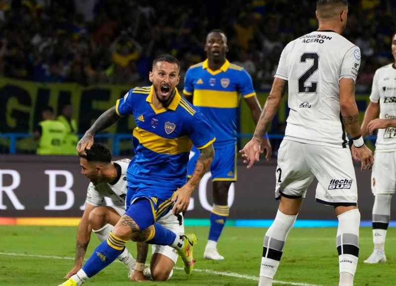 El Xeneize, ganador de la Liga Profesional, y los de Paraná, vencedores de la Copa Argentina, se midieron en el estadio Ciudad de Madres. El nuevo título doméstico quedó para el equipo del Negro Ibarra