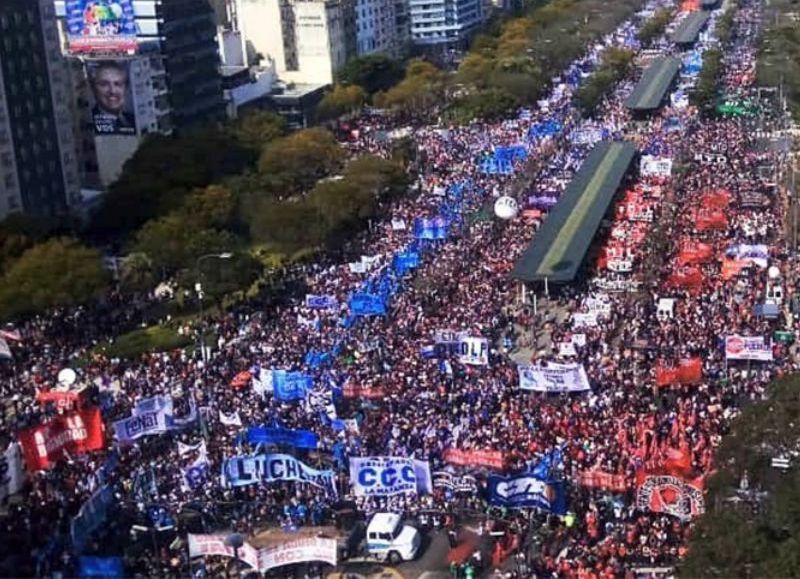 Los piqueteros consideran que la política de validación de identidad es una “estrategia burocrática” para recortar planes.