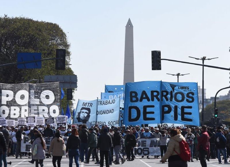 Desesperados de atención, los piqueteros antilaburo volverán a protestar en contra del Gobierno.