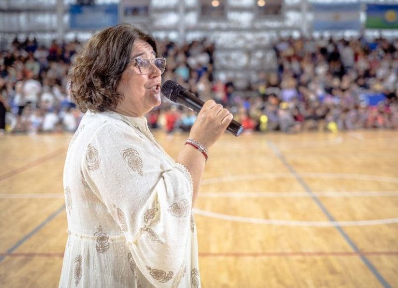 VIDEO | Funcionaria con doble rol en Mar Chiquita quedó bajo críticas por una dinámica grupal difundida en redes