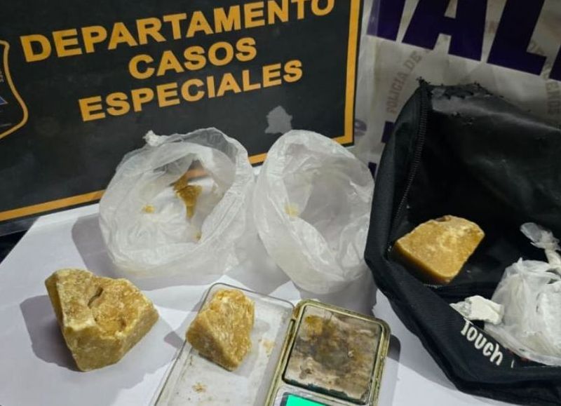 La banda utilizaba un kiosco como fachada para la venta de estupefacientes en el barrio.