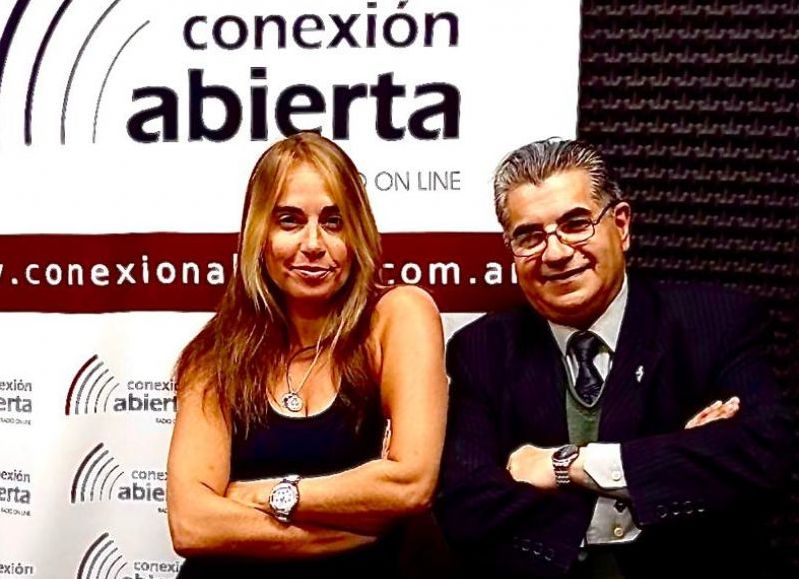 La alegría y la información siguen al aire de radio Conexión Abierta a través de la conducción de Angie Bellani y Miguel Ángel Lanzellotti Falcon.