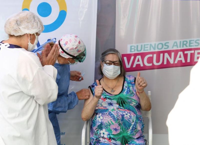 En el Instituto Geriátrico Alberdi de Ensenada vacunaron a 19 residentes.