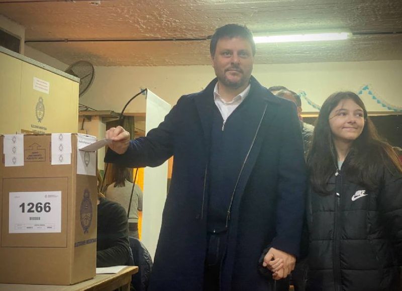 El precandidato a jefe de Gobierno porteño de Unión por la Patria votó en en el barrio porteño de Boedo.