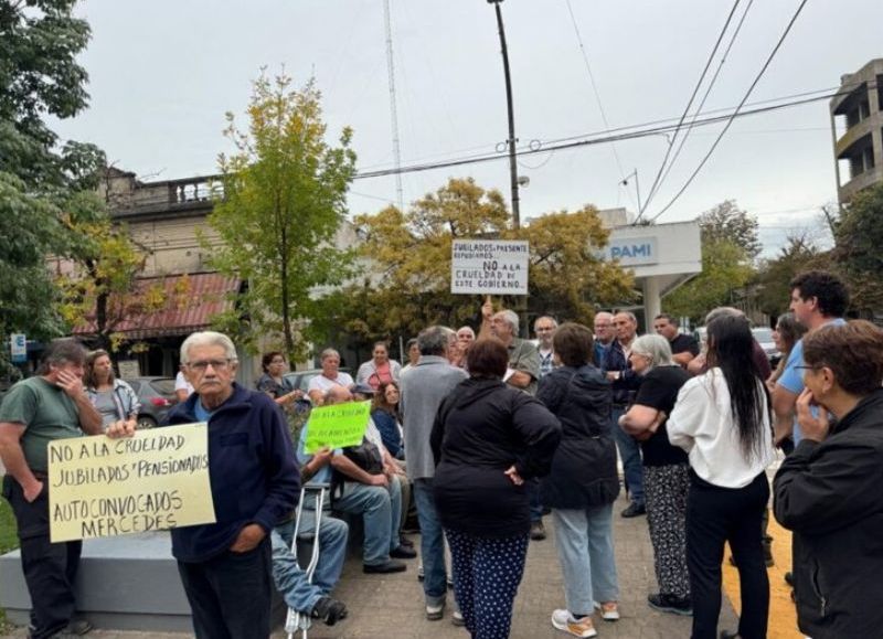 Mientras médicos paran y afiliados protestan, Mercedes cuestiona las prioridades de la jefa local del PAMI
