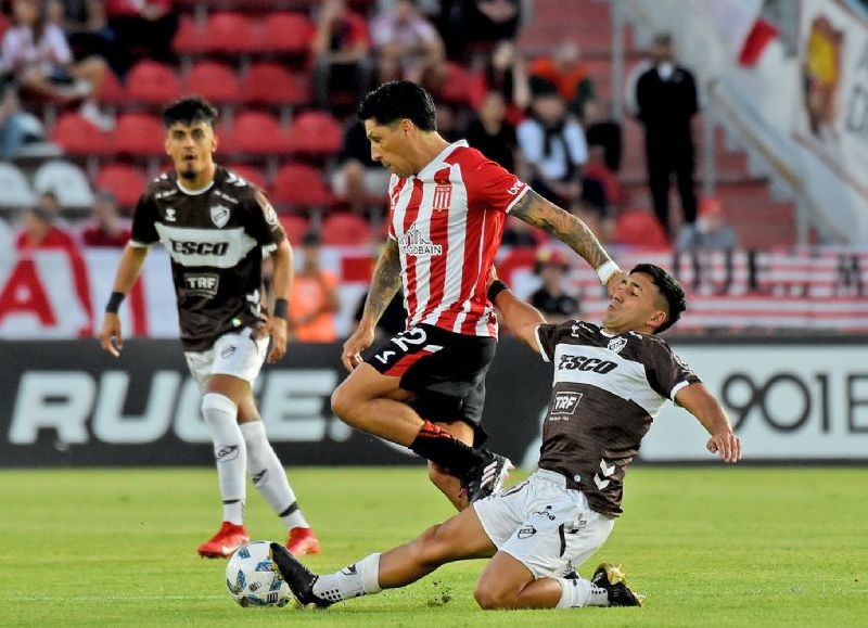 El Pincha cayó por 2-1 ante el Calamar, por la fecha 9 de la Copa de la Liga. Con esta victoria, el conjunto de Vicente López logró alejarse del fondo de la tabla.