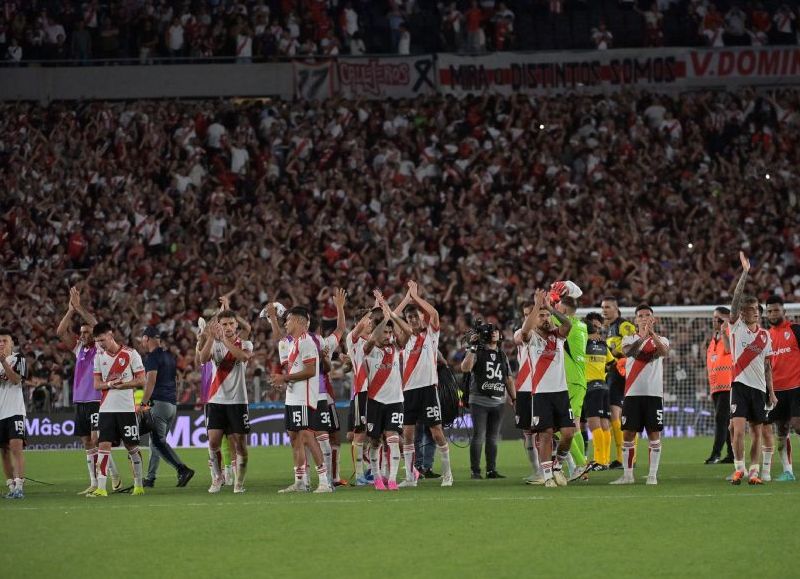 El Millonario hizo un gran primer tiempo y sentenció el 2-0 con goles de Borja ante la Lepra mendocina, para cortar en el Monumental una racha de cuatro empates.