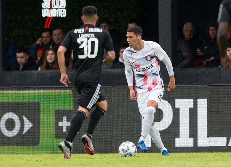 Con gol de Jonathan Herrera, el equipo de Cristian Fabbiani le ganó 1-0 al de Leandro Romagnoli, que contó con el regreso oficial de Sebastián Blanco, en la primera fecha del torneo.