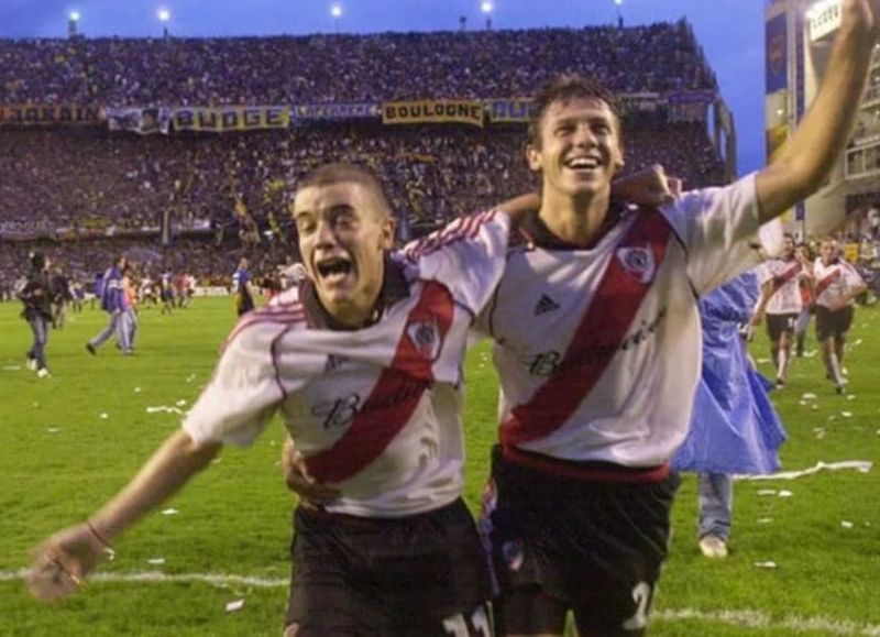 D'Alessandro y Demichelis, luego de un Superclásico ganado a Boca Juniors en la Bombonera