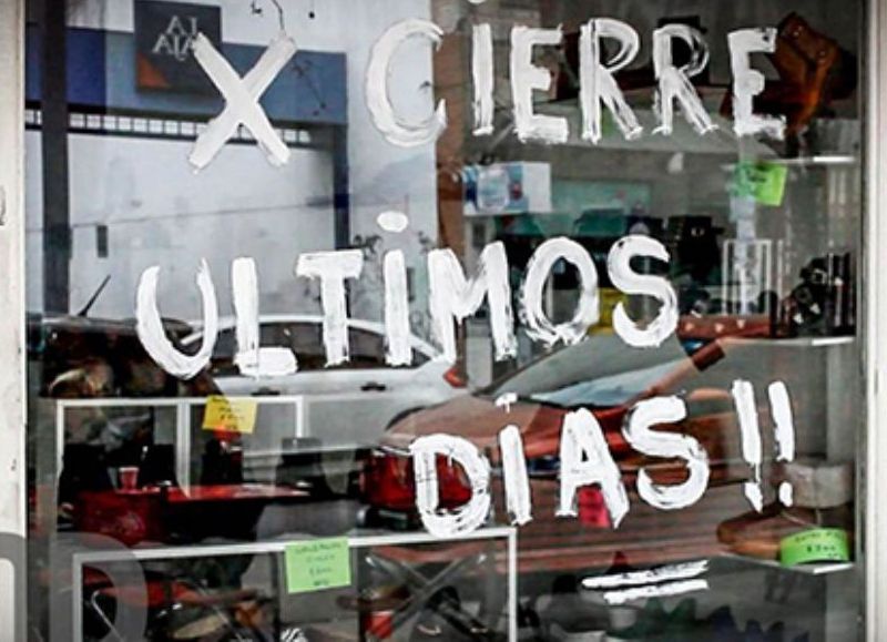 El fuerte golpe sobre los indicadores económicos prevalece en la Argentina.