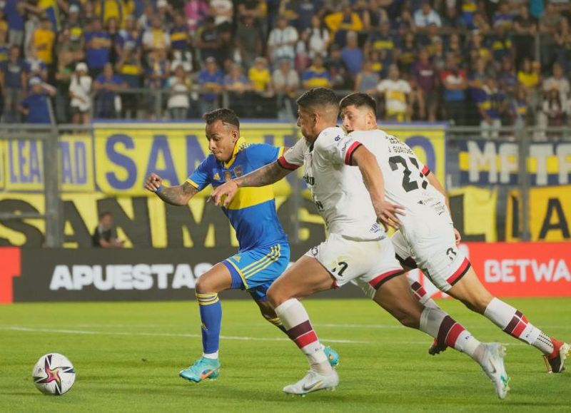 Después de eliminar a River en cuartos de final, el equipo de Paraná bajó al Xeneize y está a un triunfo de la Copa Libertadores; el arquero Altamirano desvió tres remates