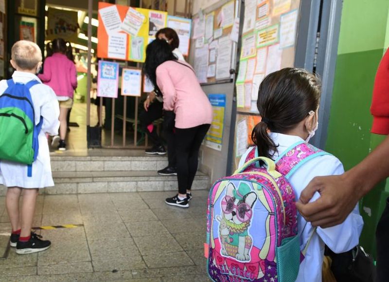 Se realizó un nuevo informe de UNICEF el cual muestra que 1 de cada 4 jóvenes no cuenta con dispositivos o internet para estudiar a distancia.