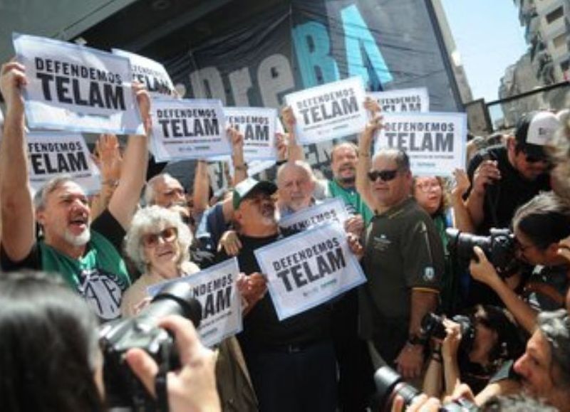 Protesta en defensa de la agencia de noticias Télam.