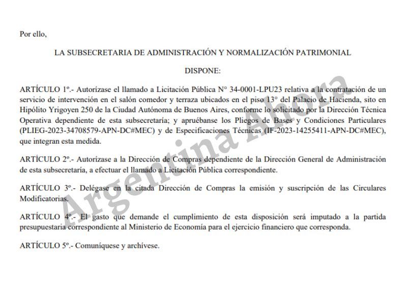 El documento en donde se oficializó la contratación del servicio de albañilería.