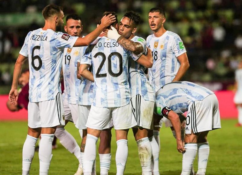 La selección argentina enfrentará el próximo domingo a Brasil.