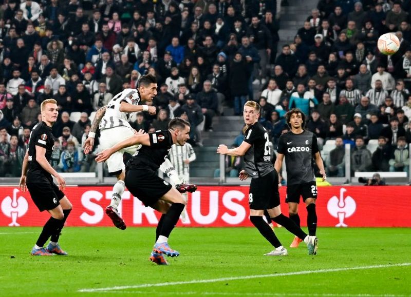 Varios futbolistas argentinos, fueron claves en los triunfos de sus respectivos equipos por la Europa League.  Ángel Di María anotó el tanto que le dio el triunfo a la Juventus por 1 a 0 sobre el Friburgo.