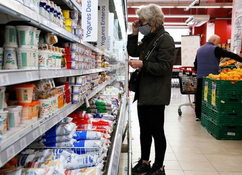 Los productos que retrotraerán sus precios corresponden a los rubros alimentos, limpieza e higiene personal, entre otros.