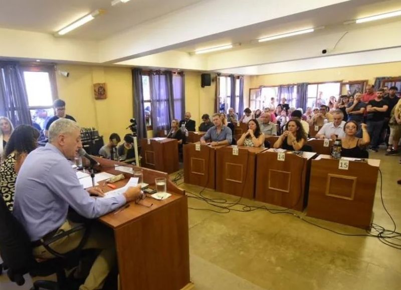 VIDEO | Villa Gesell enfrenta un conflicto institucional tras el desalojo del recinto deliberativo