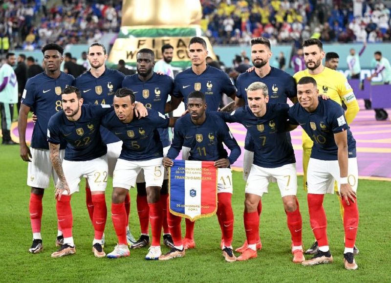 Les Bleus se impusieron por 2-1 a Dinamarca y se aseguraron su lugar en la próxima ronda de la Copa Mundial de la FIFA. El equipo de Didier Deschamps sueña con volver a levantar el trofeo.