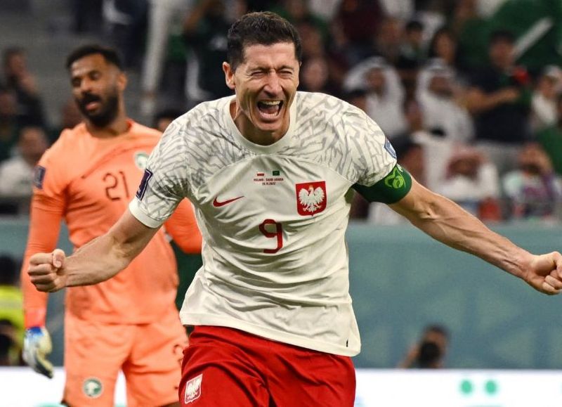 Con los goles de Zielinski y Lewandowski y Szczesny como figura, Polonia venció 2-0 a Arabia Saudita por la fecha 2 del Grupo C de la Copa del Mundo de la FIFA.
