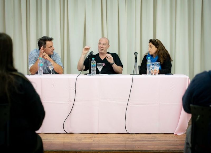 Los doctores Cintia Licopanti y Facundo López.