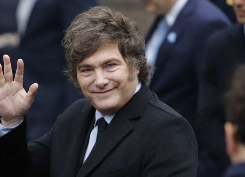 Javier Milei enfrenta un dólar en alza y distorsiones del mercado en mayo