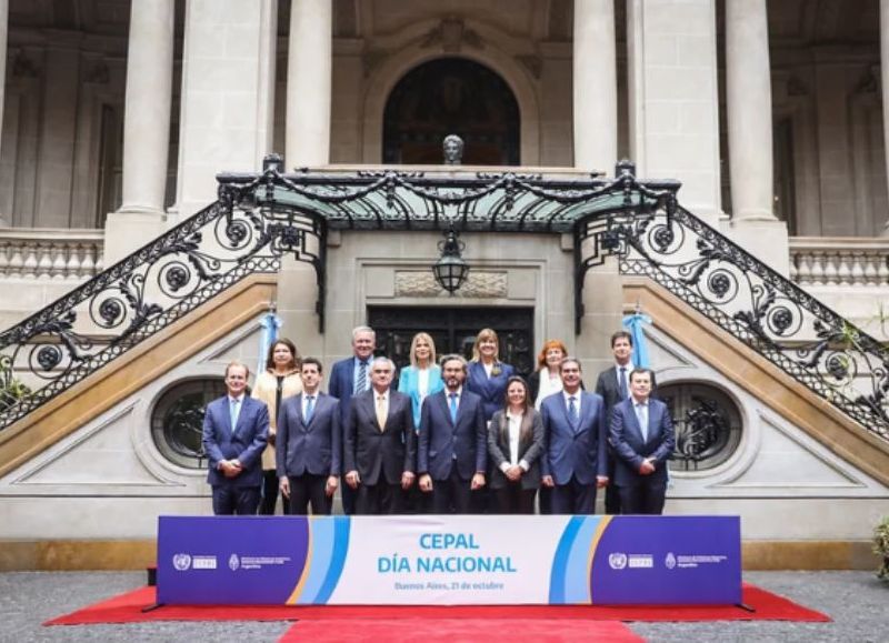 Participaron el titular del organismo que depende de Naciones Unidas, el canciller Santiago Cafiero y los ministros Eduardo de Pedro (Interior), Daniel Filmus (Ciencia y Tecnología) y Ayelén Mazzina (Mujeres).