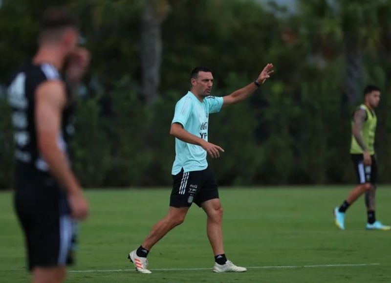 El técnico deberá inclinarse por otros zagueros centrales para enfrentarse con los hondureños (suman crédito Nicolás Otamendi, Germán Pezzella, Nehuén Pérez y Facundo Medina).