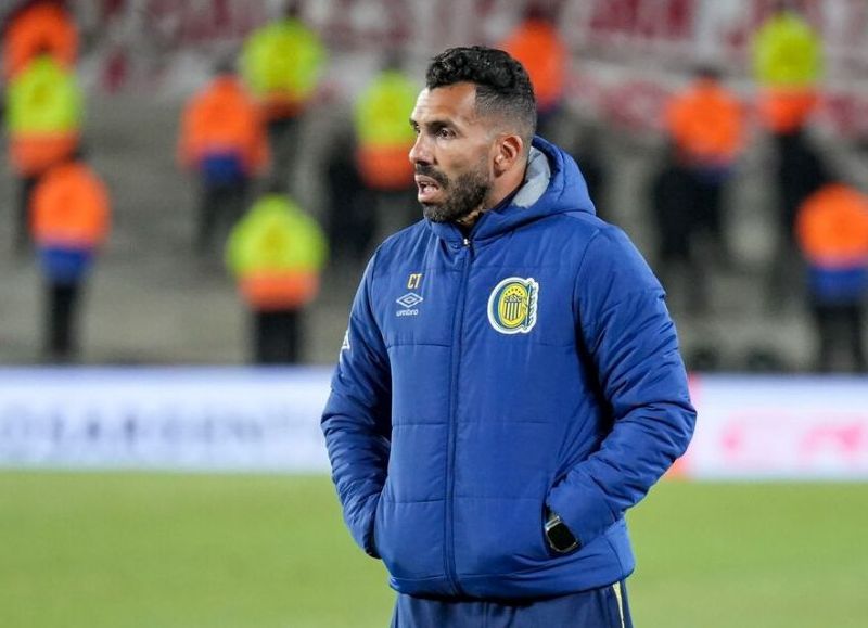 Después de su primera experiencia como entrenador, Carlitos anunció que dio un paso al costado cuando tenía contrato vigente con el Canalla