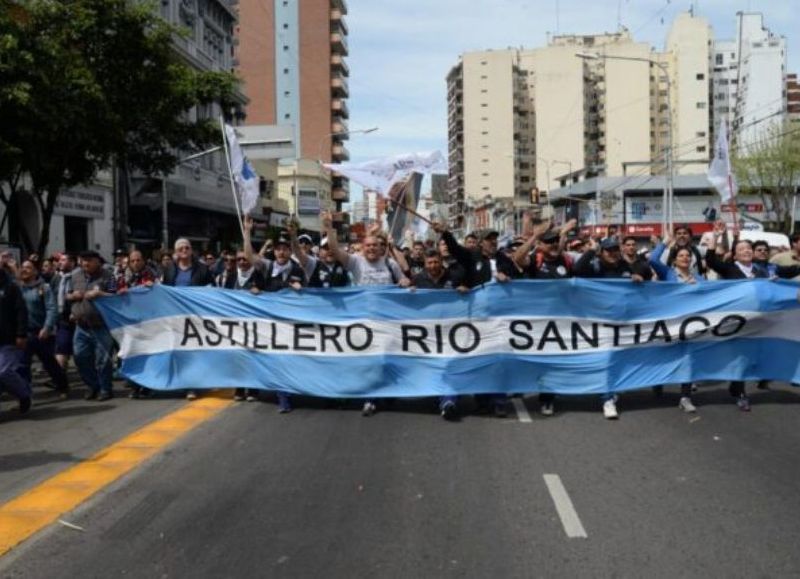 Los trabajadores del Astillero Río Santiago llegaron a un acuerdo en el marco de las paritarias 2020 que consta de un 33 por ciento de aumento para la categoría inicial.