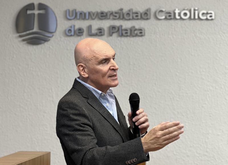 José Luis Espert le fue al hueso al gobernador bonaerense Axel Kicillof luego de la jornada histórica de la marcha federal de las universidades y lo tildó de "caradura".