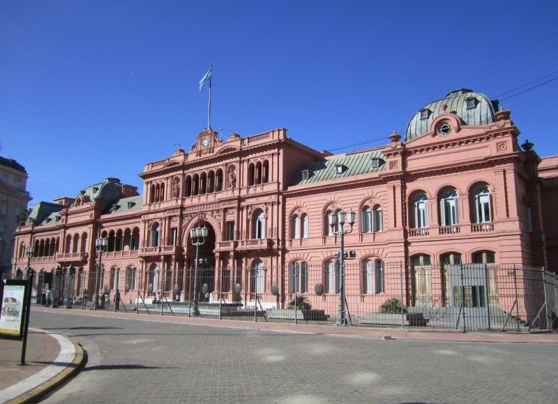 A esta altura del calendario electoral en el kirchnerismo hay dos líneas de trabajo concretas en la Casa Rosada.