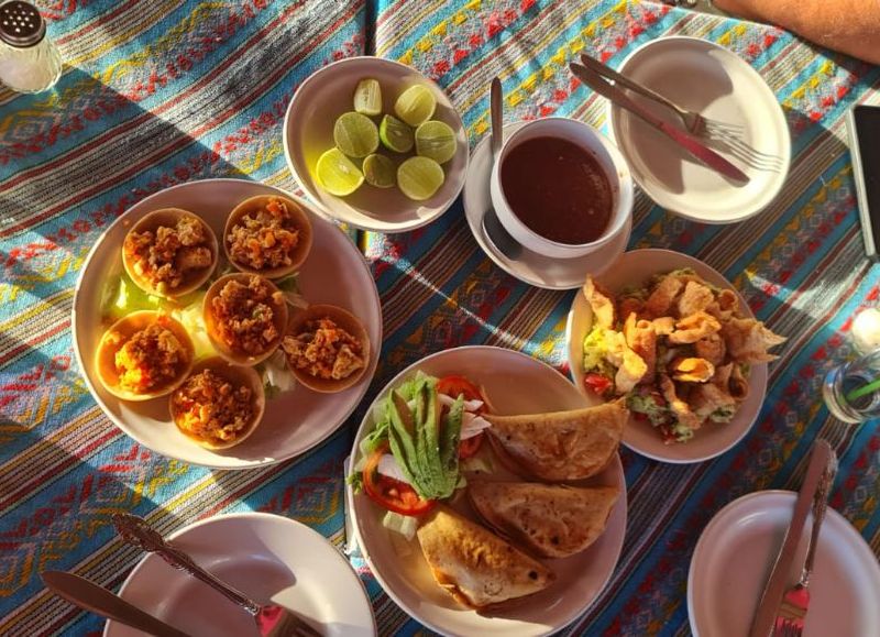 La comunicadora cultural desarrolló entrevistas y registros audiovisuales en distintos puntos de México como parte de una producción de alcance internacional.