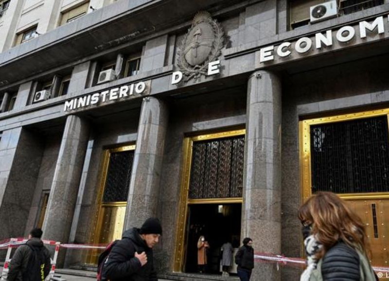 Desde el Ministerio de Economía se decidió imponerle a todos los ministerios un durísimo control trimestral del gasto.