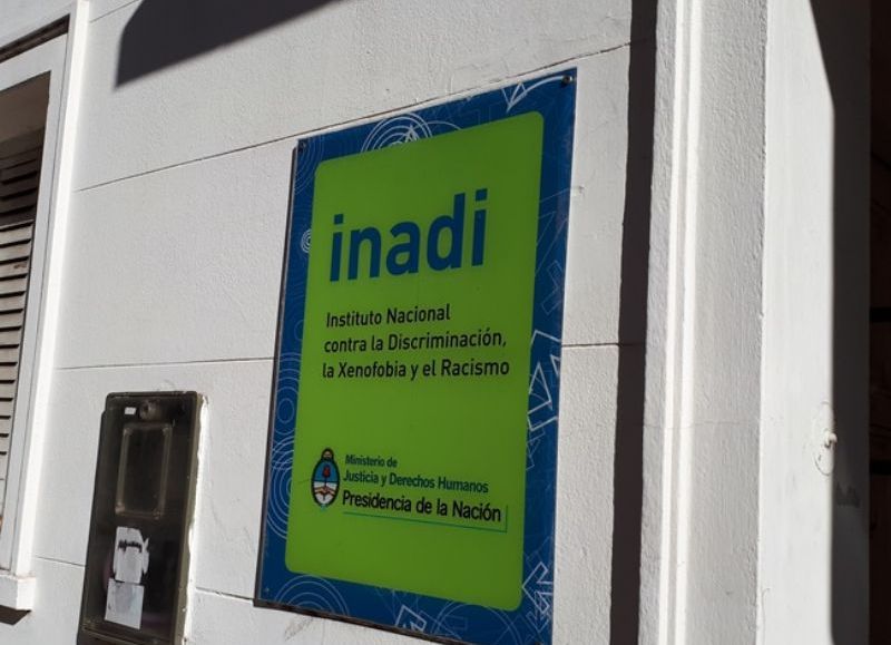 La denuncia se realizó en el INADI.