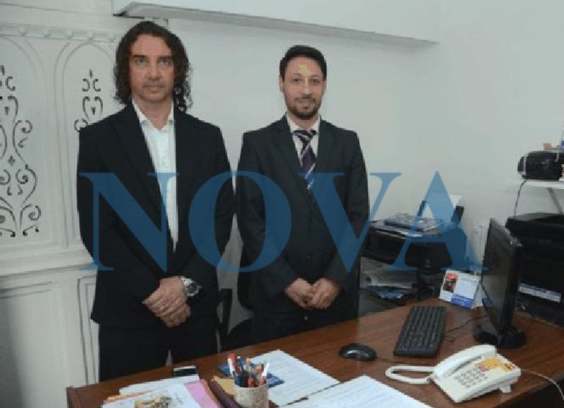 Claudio Bavio y Ezequiel Del Valle, director y coordinador de la "Extensión Olavarrí­a" de la Universidad Nacional de Lomas de Zamora (UNLZ). (Foto: NOVA)