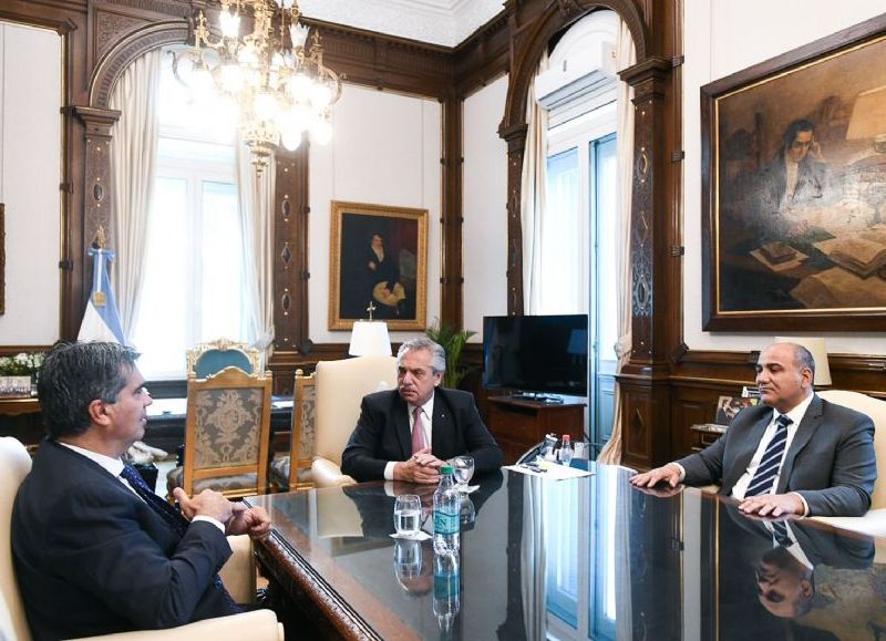 Alberto Fernández recibió en su despacho de la Casa Rosada al gobernador de Chaco, Jorge Capitanich.