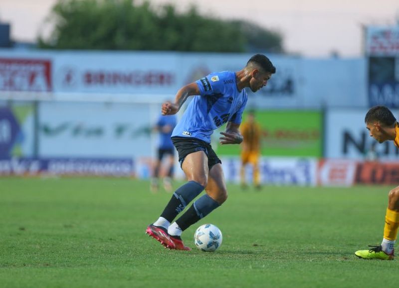 Con goles de David Romero -de penal- y Franco Posse, el equipo de Guillermo Farré perdió 2-1 (descontó Barinaga) ante los de Santiago del Estero en los 32avos de final del torneo más federal del país.