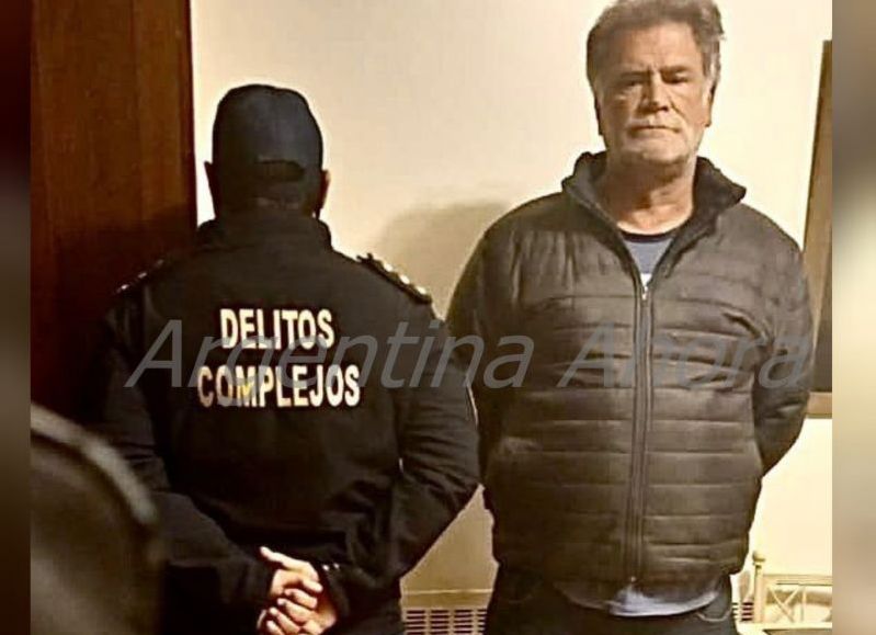 La División de Delitos Cibernéticos contra la Niñez y Adolescencia de la Policía Federal Argentina, procedió a la detención en el barrio de Palermo del periodista conocido como Teto Medina. (Foto: Argentina Ahora)