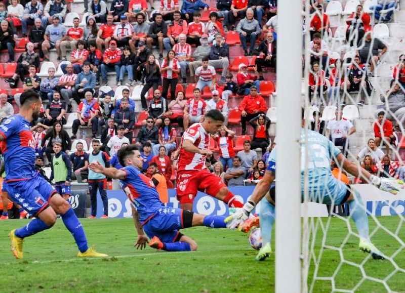 En el debut de Sebastián Méndez en el banco del Tatengue, los locales igualaron sin goles ante el Matador en un partido con poco brillo.