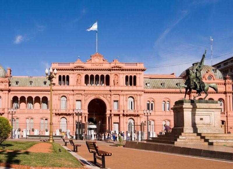 Los trabajadores retornan a sus puestos de trabajo en las esferas estatales, aunque tengan al menos una dosis o se hayan decidido no vacunar contra el Covid-19.