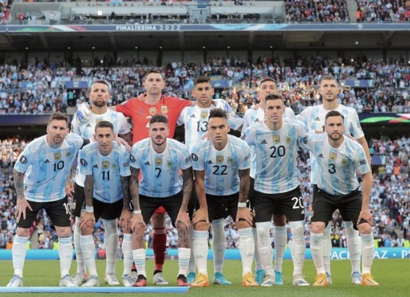 El seleccionado argentino de fútbol enfrenta este domingo con Estonia en Pamplona, España, en un amistoso internacional en el que buscará rodaje de cara al Mundial de Qatar.