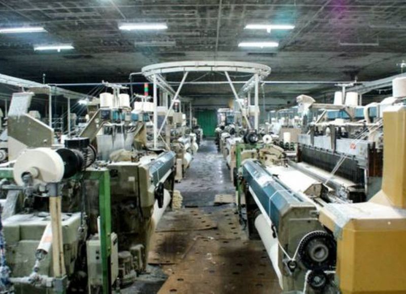 La industria textil se desploma y pierde más de 20 mil empleos bajo el gobierno de Javier Milei