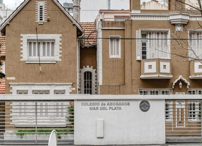 Mar del Plata bajo la lupa: denuncian incompatibilidad en un juez que también dirige una entidad profesional