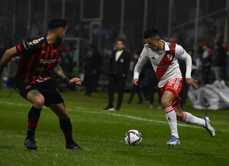 El Millonario igualó 2 a 2 con el Patrón. Bruno Zuculini, Juanfer Quintero, Marcelo Estigarribia y Jonathan Herrera marcaron los goles. El equipo de Sava jugará la semifinal ante Boca o Quilmes